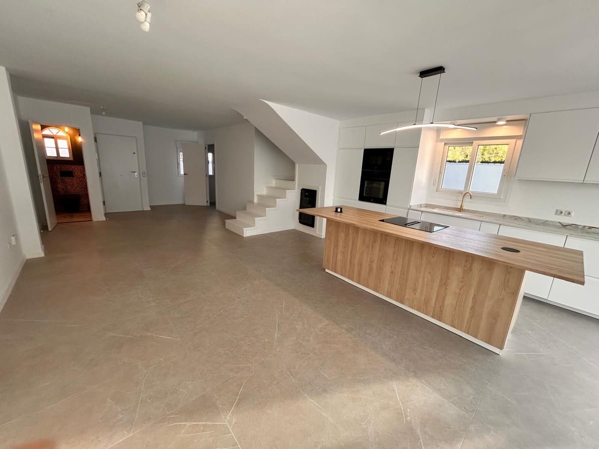 4 slaapkamer Villa te koop in Marbella met zwembad garage - € 1.095.000 (Ref: 10086112)