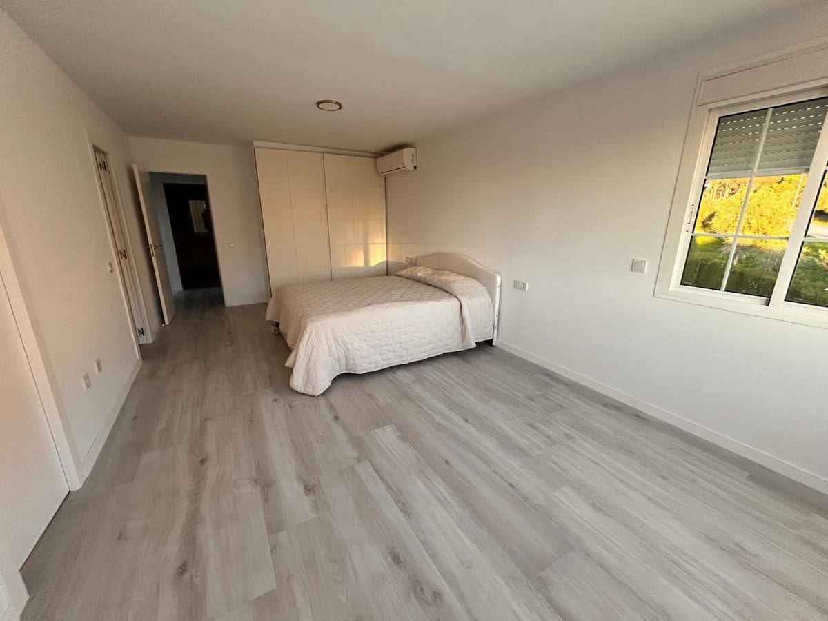 4 slaapkamer Villa te koop in Marbella met zwembad garage - € 1.095.000 (Ref: 10086112)