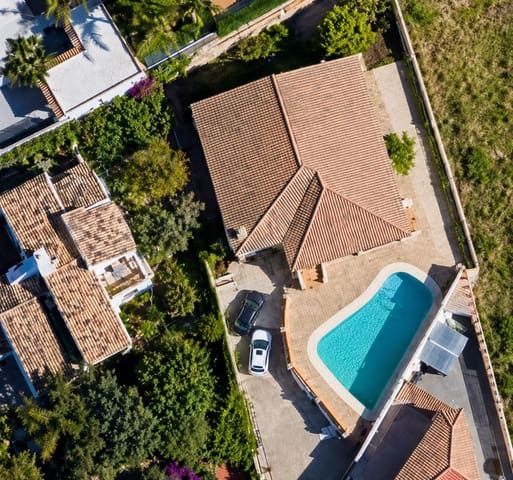 3 slaapkamer Villa te koop in Estepona met zwembad garage - € 1.300.000 (Ref: 10086114)