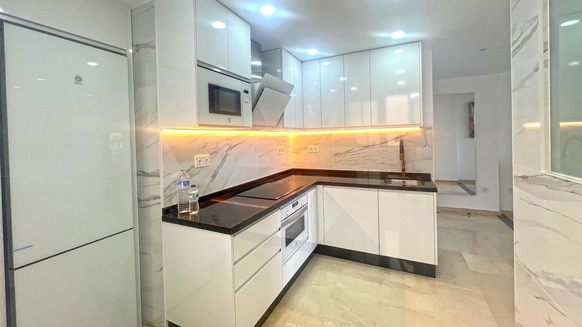 3 Zimmer Apartment zu verkaufen in Marbella mit Pool - 830.000 € (Ref: 10086478)