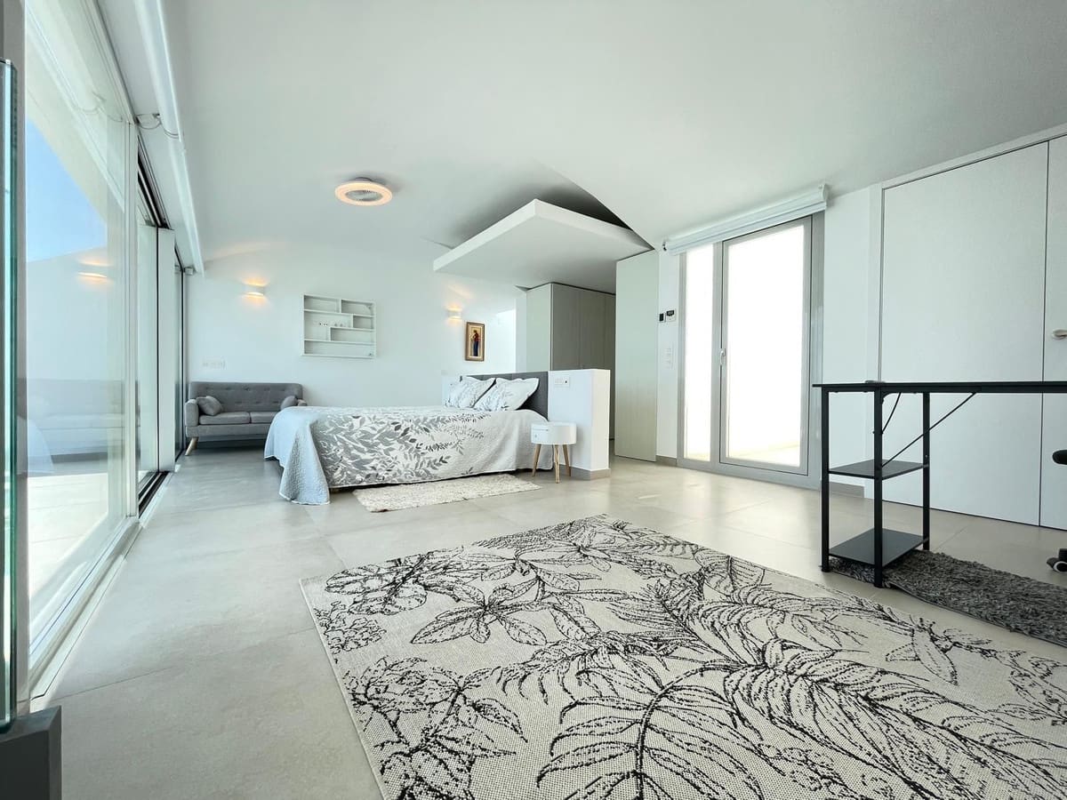 3 soverom Penthouse til salgs i Benalmadena med svømmebasseng garasje - € 995 000 (Ref: 10086504)