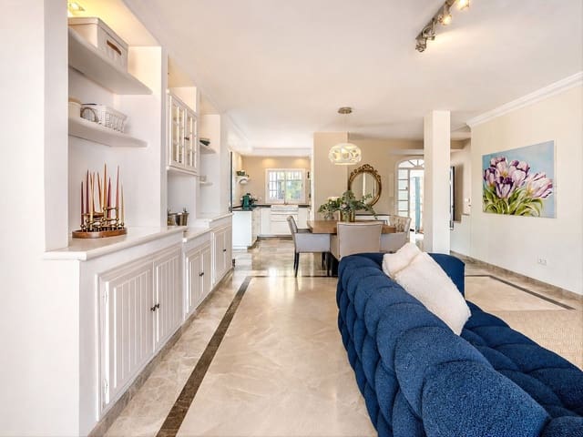 4 soverom Villa til salgs i Nueva Andalucia, Marbella med svømmebasseng garasje - € 1 500 000 (Ref: 10086505)