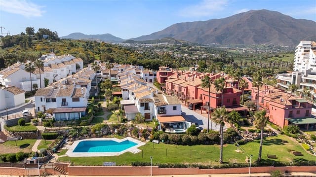 4 sovrum Hus till salu i Estepona med pool garage - 1 695 000 € (Ref: 10089664)