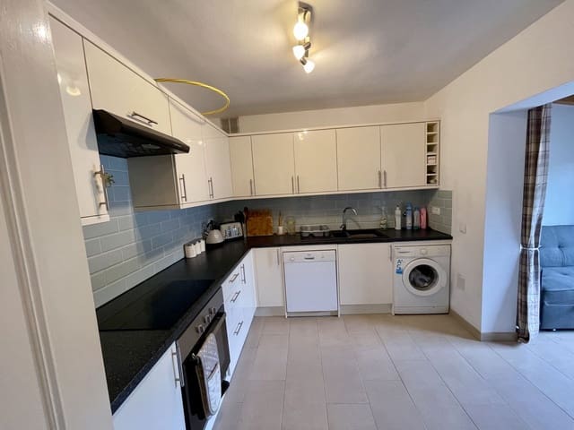 3 quarto Casa em Banda para venda em La Duquesa / Puerto de la Duquesa, Manilva com piscina garagem - 395 000 € (Ref: 10089682)