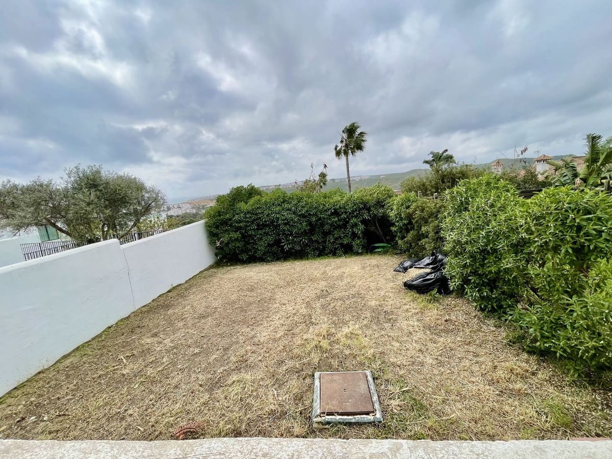 3 quarto Casa em Banda para venda em La Duquesa / Puerto de la Duquesa com piscina garagem - 395 000 € (Ref: 10089682)