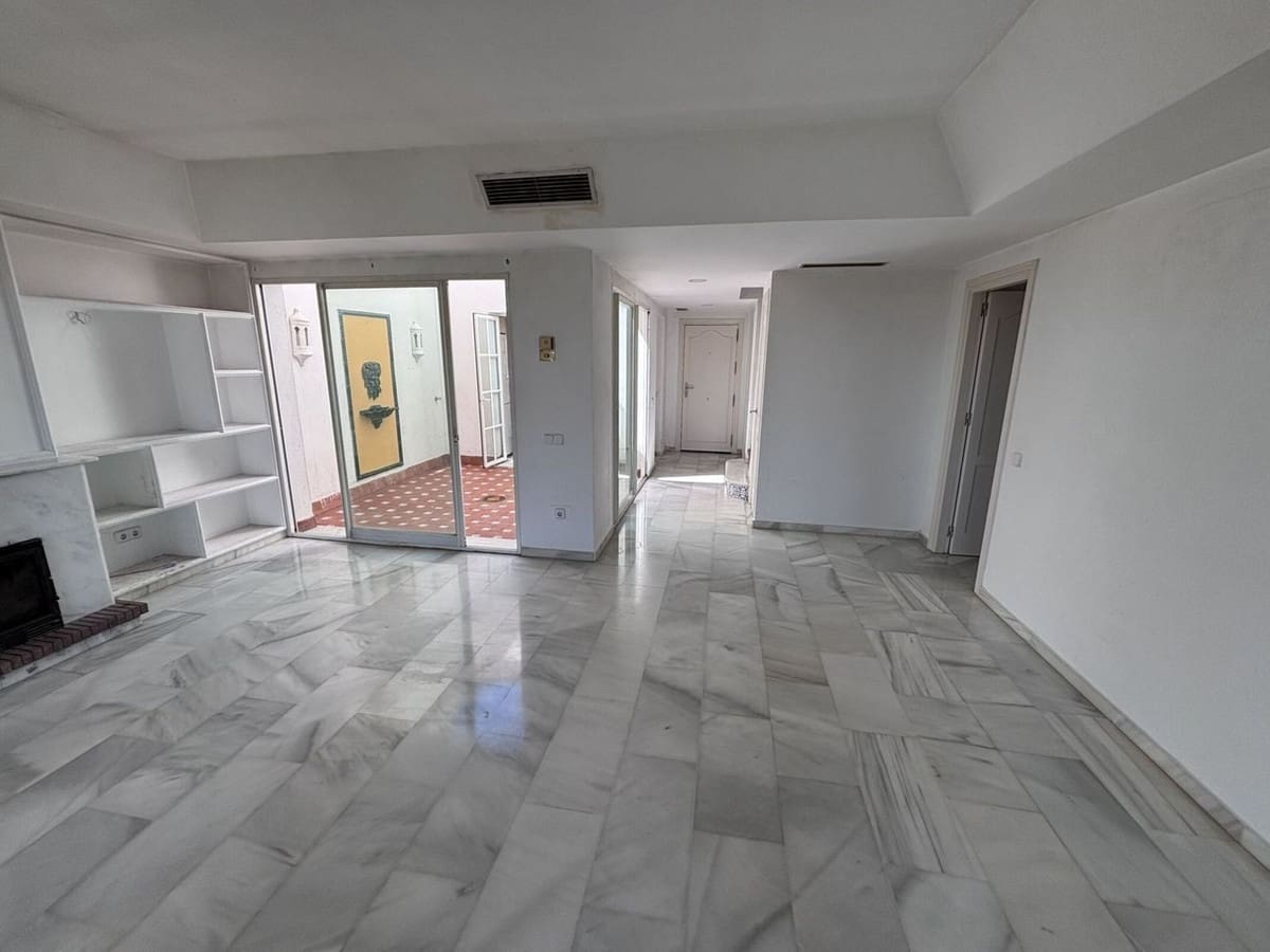 3 soverom Hus til salgs i Estepona med svømmebasseng garasje - € 500 000 (Ref: 10089684)
