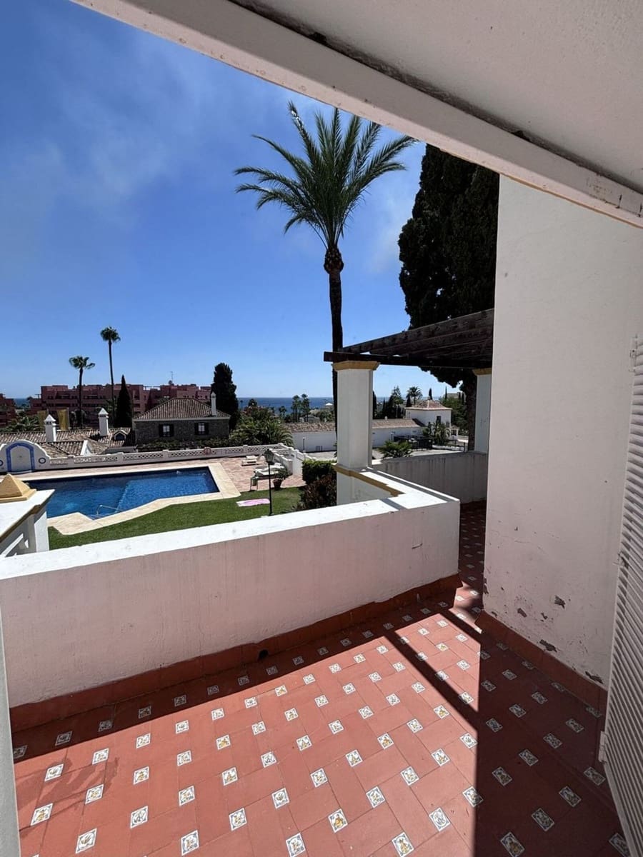 3 soverom Hus til salgs i Estepona med svømmebasseng garasje - € 500 000 (Ref: 10089684)