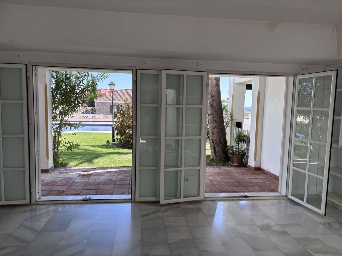 3 soverom Hus til salgs i Estepona med svømmebasseng garasje - € 500 000 (Ref: 10089684)
