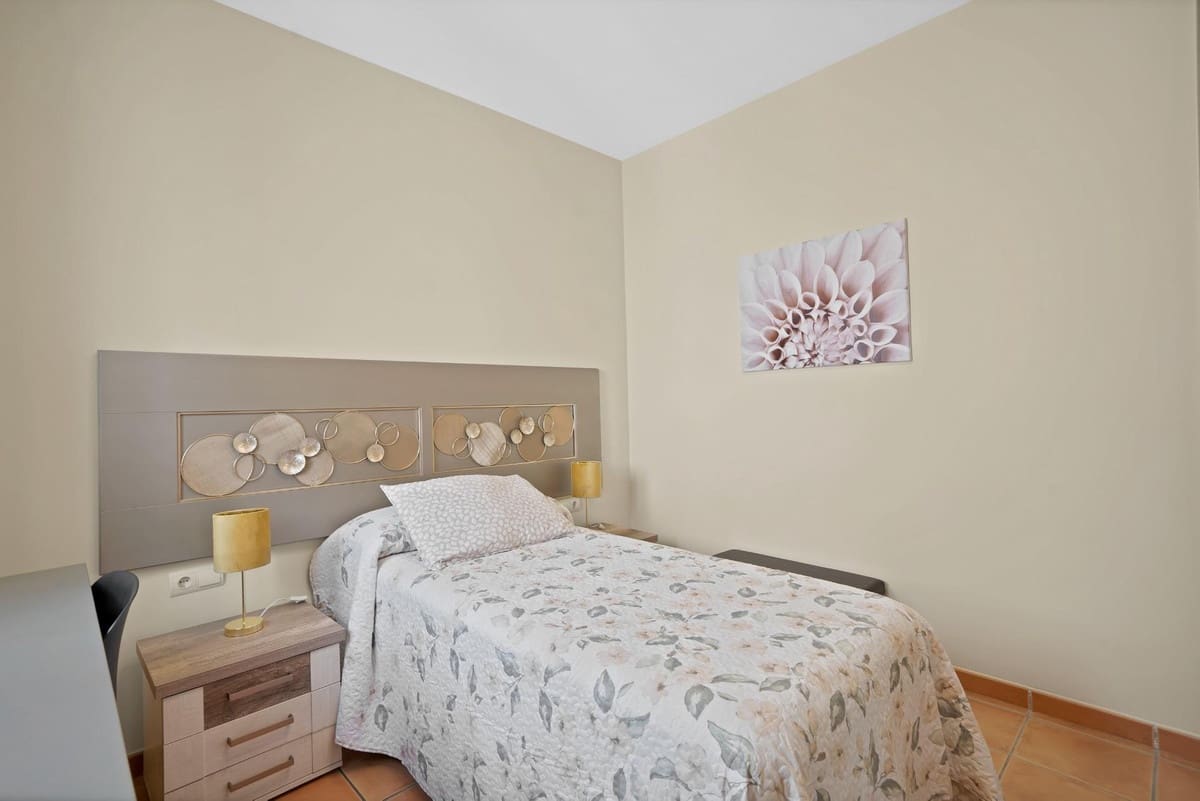 4 bedroom Townhouse for sale in Fuengirola with pool garage - € 525,000 (Ref: 10089685)