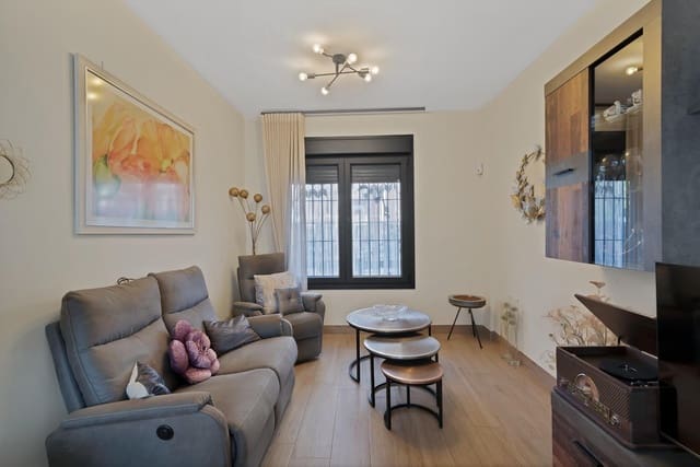 4 bedroom Townhouse for sale in Fuengirola with pool garage - € 525,000 (Ref: 10089685)