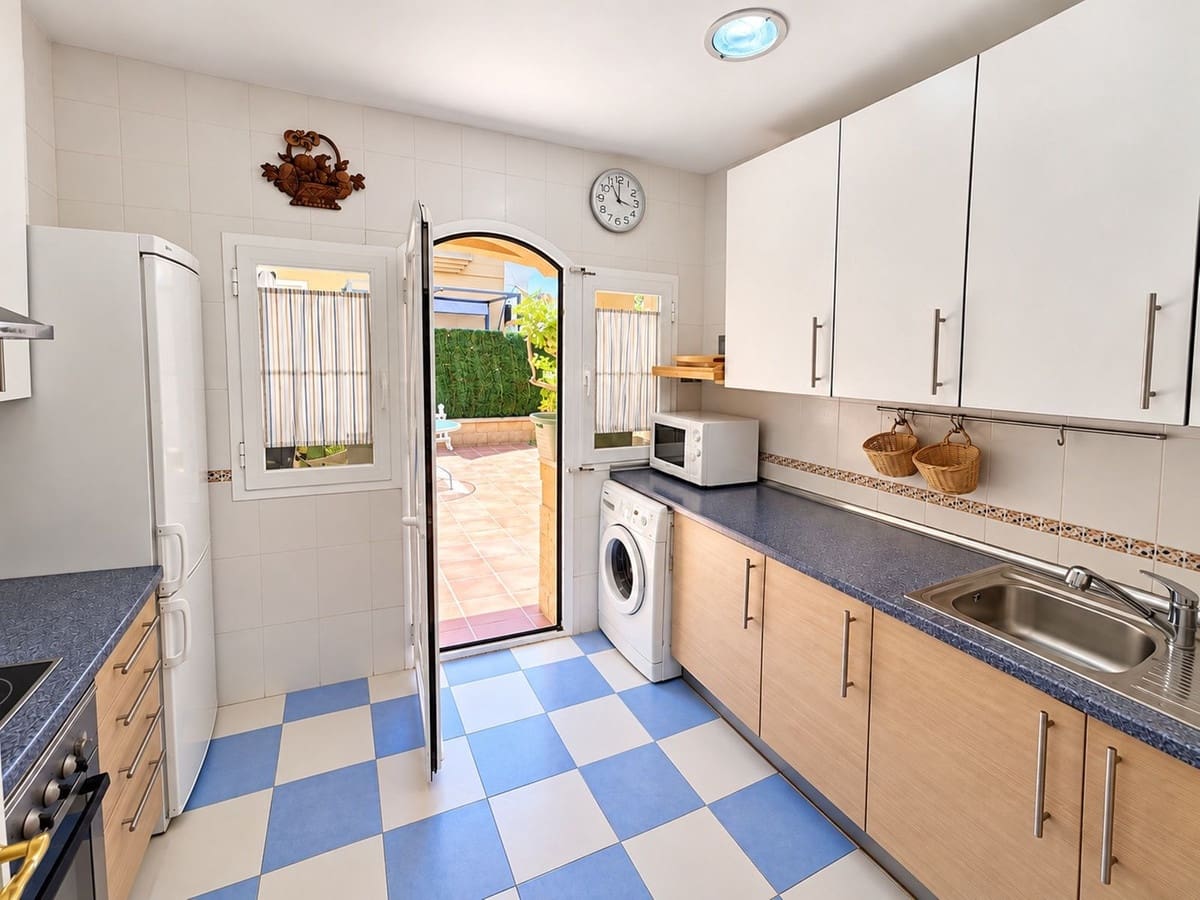 3 slaapkamer Huis te koop in Riviera del Sol met zwembad garage - € 550.000 (Ref: 10089690)