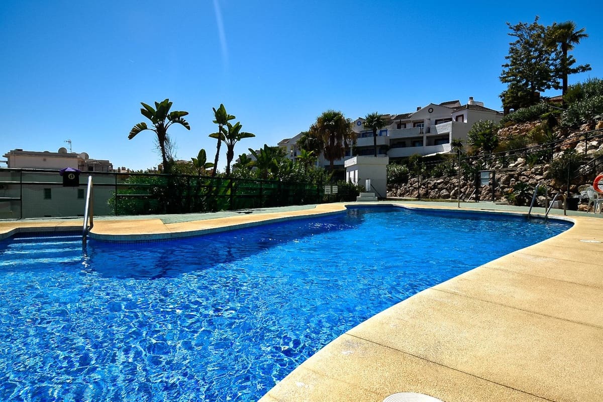 2 slaapkamer Appartement te koop in Riviera del Sol met zwembad garage - € 285.000 (Ref: 10094502)