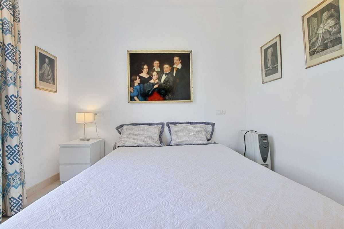 3 sypialnia Penthouse na sprzedaż w Benahavis z basenem garażem - 435 000 € (Ref: 10094515)
