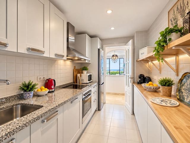 3 camera da letto Appartamento in vendita in Los Arqueros - Puerto del Almendro, Benahavís con piscina garage - 585.000 € (Rif: 10094546)