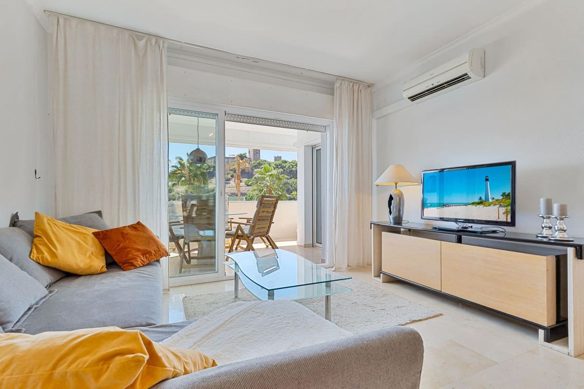 Apartamento de 2 habitaciones en Fuengirola en venta con piscina garaje - 590.000 € (Ref: 10094570)