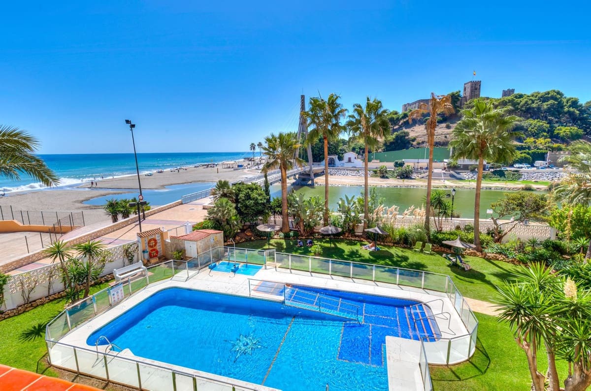 Apartamento de 2 habitaciones en Fuengirola en venta con piscina garaje - 590.000 € (Ref: 10094570)