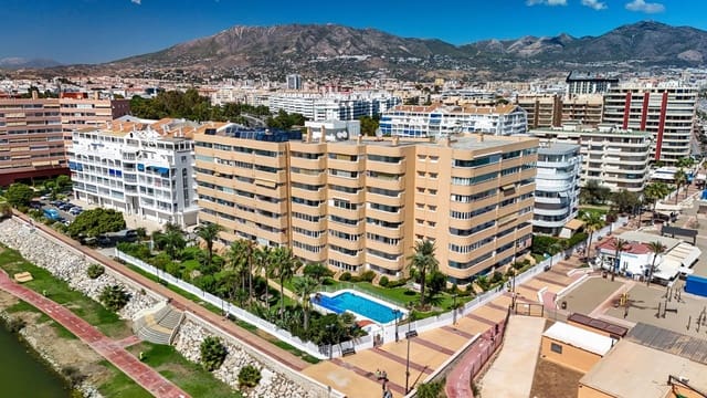 Apartamento de 2 habitaciones en Fuengirola en venta con piscina garaje - 590.000 € (Ref: 10094570)
