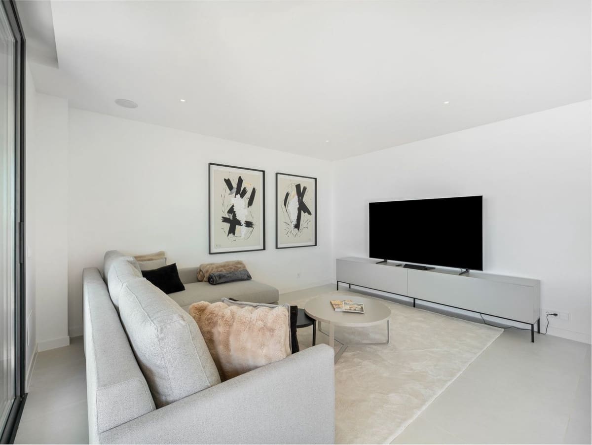 Apartamento de 2 habitaciones en Fuengirola en venta con piscina garaje - 650.000 € (Ref: 10094582)