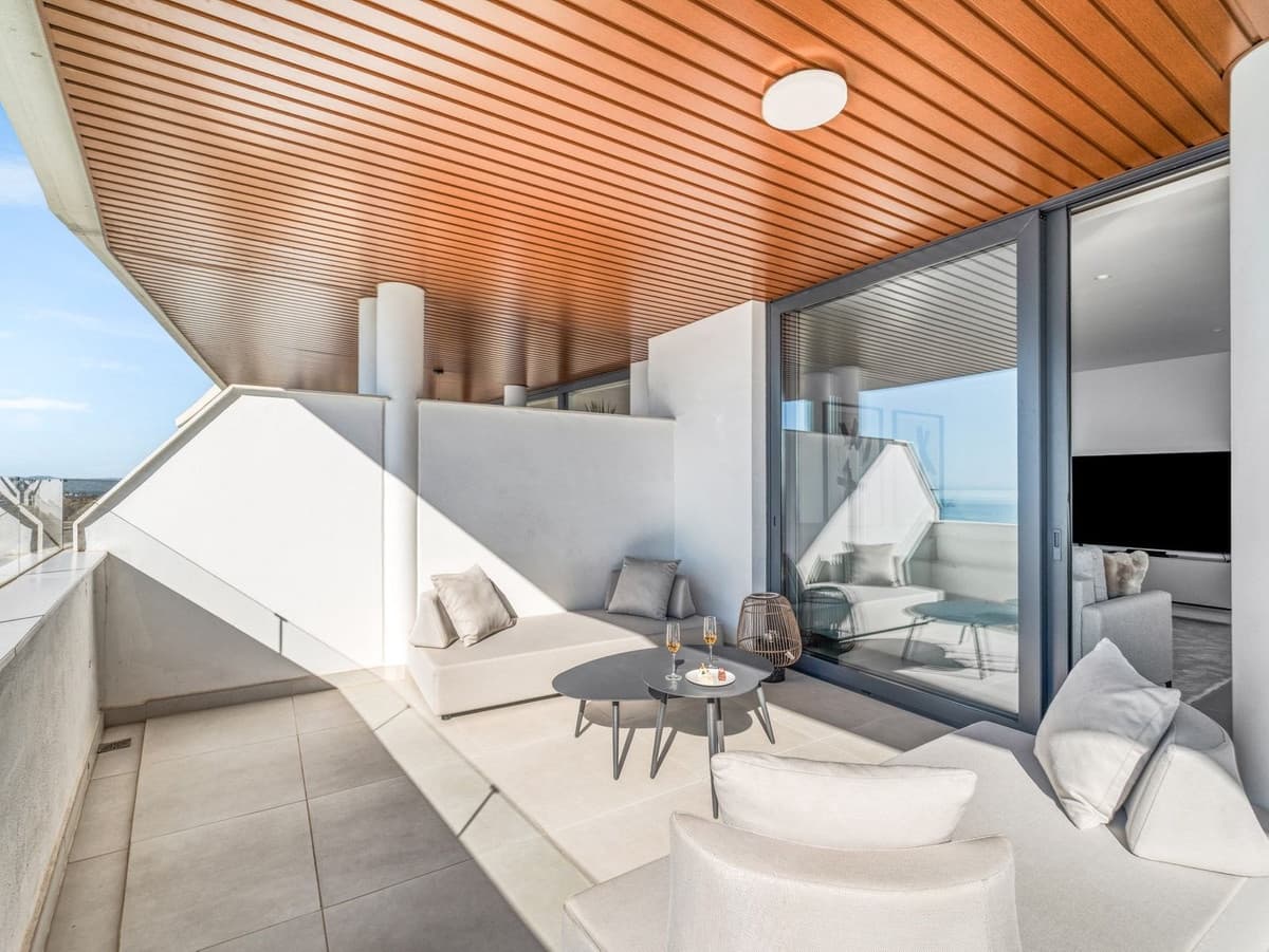Apartamento de 2 habitaciones en Fuengirola en venta con piscina garaje - 650.000 € (Ref: 10094582)