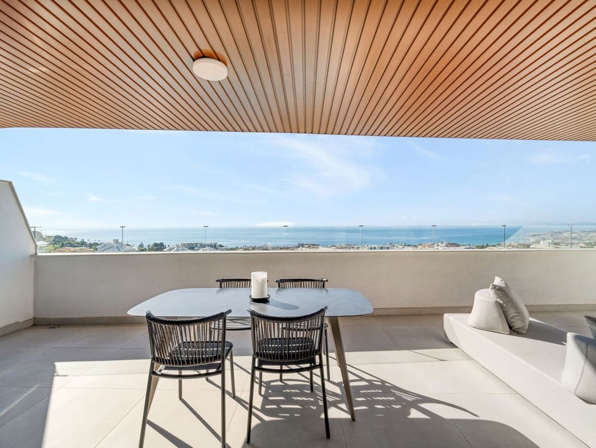 Apartamento de 2 habitaciones en Fuengirola en venta con piscina garaje - 650.000 € (Ref: 10094582)