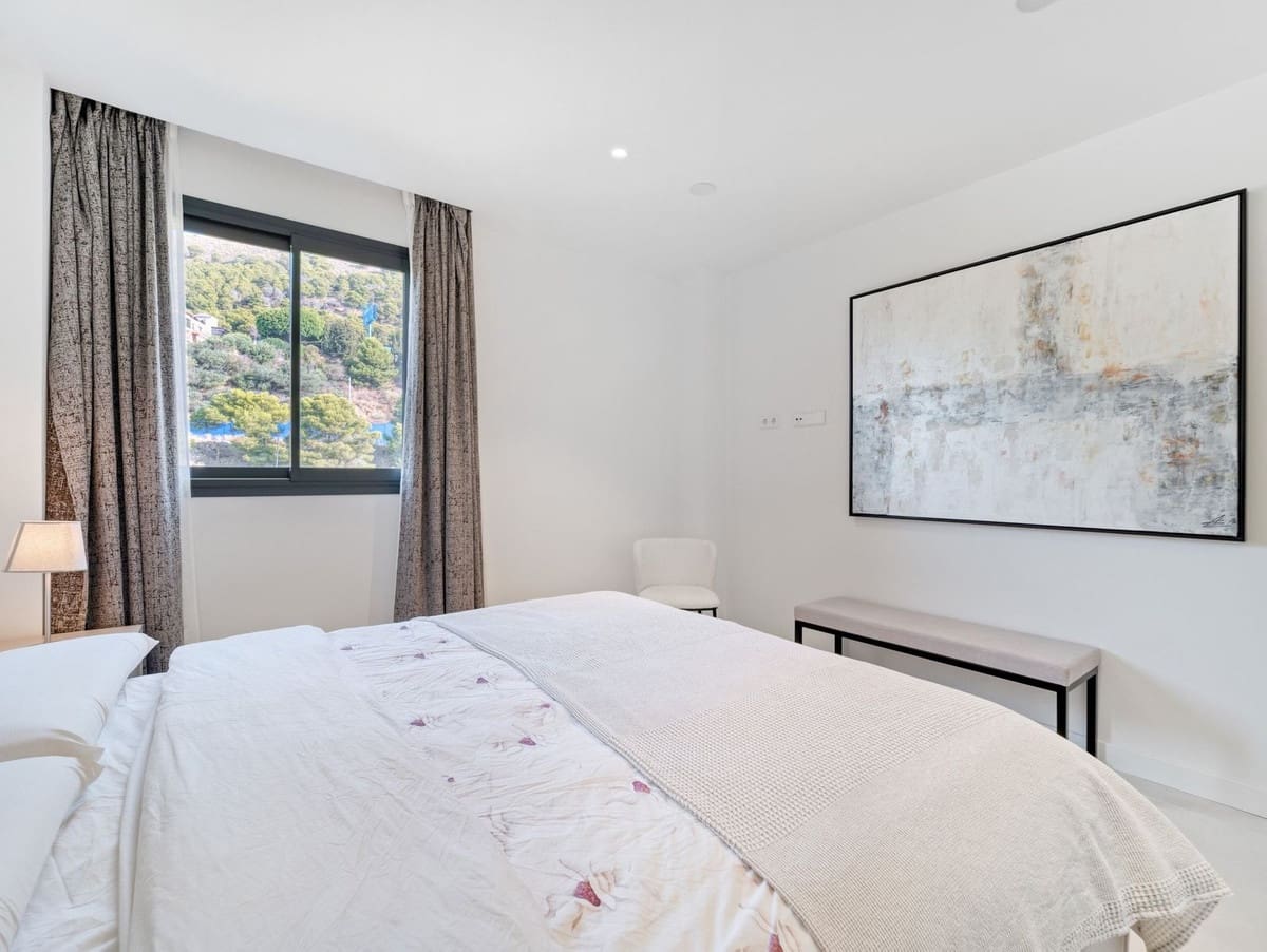 Apartamento de 2 habitaciones en Fuengirola en venta con piscina garaje - 650.000 € (Ref: 10094582)