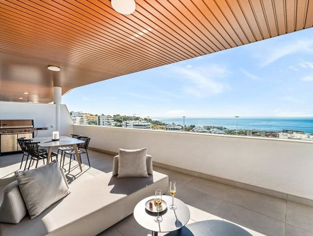 Apartamento de 2 habitaciones en Fuengirola en venta con piscina garaje - 650.000 € (Ref: 10094582)