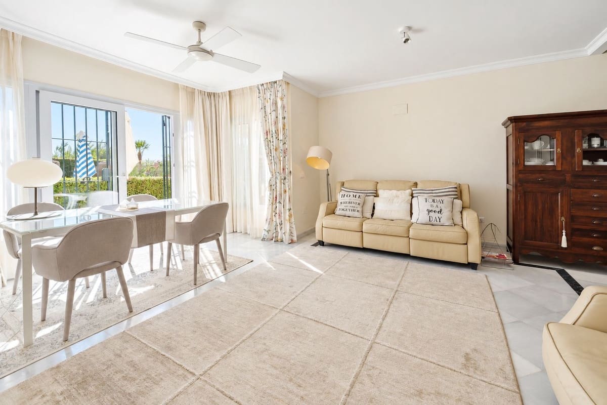 2 soveværelse Lejlighed til salg i Elviria med swimmingpool garage - € 750.000 (Ref: 10094587)
