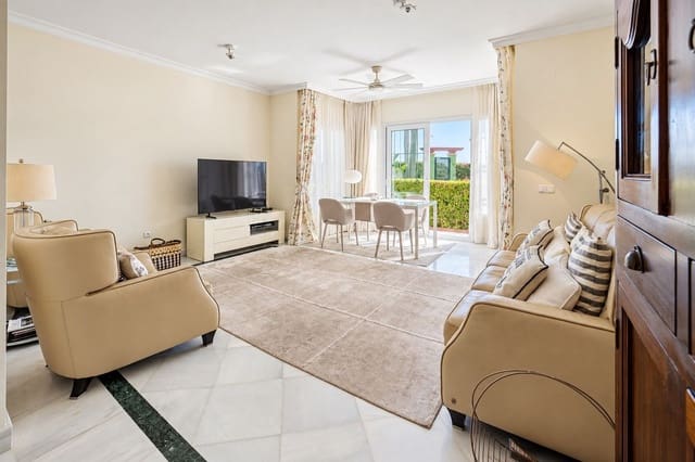 2 soveværelse Lejlighed til salg i Elviria, Marbella med swimmingpool garage - € 750.000 (Ref: 10094587)