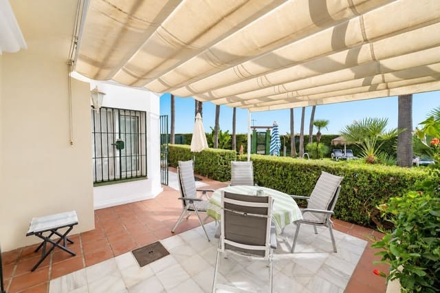 2 soveværelse Lejlighed til salg i Elviria, Marbella med swimmingpool garage - € 750.000 (Ref: 10094587)