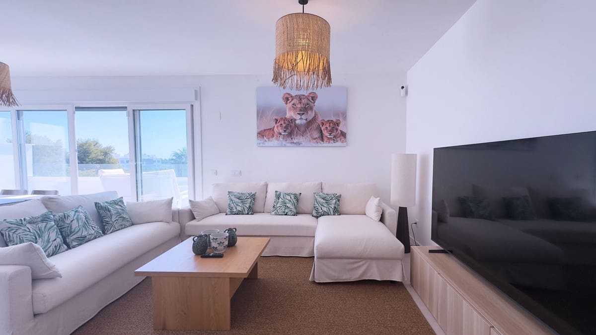 4 sypialnia Penthouse na sprzedaż w Estepona z basenem garażem - 795 000 € (Ref: 10094590)