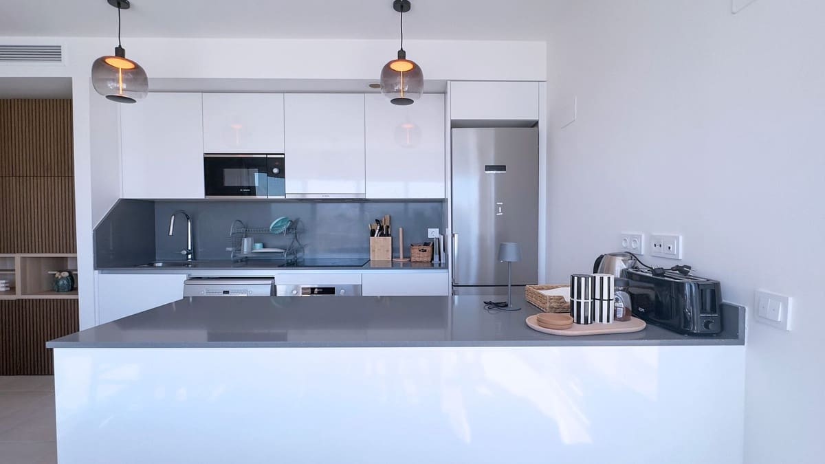 4 sypialnia Penthouse na sprzedaż w Estepona z basenem garażem - 795 000 € (Ref: 10094590)