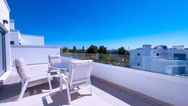 4 sypialnia Penthouse na sprzedaż w Estepona z basenem garażem - 795 000 € (Ref: 10094590)