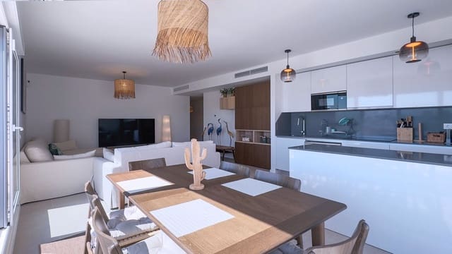 4 sypialnia Penthouse na sprzedaż w Estepona z basenem garażem - 795 000 € (Ref: 10094590)