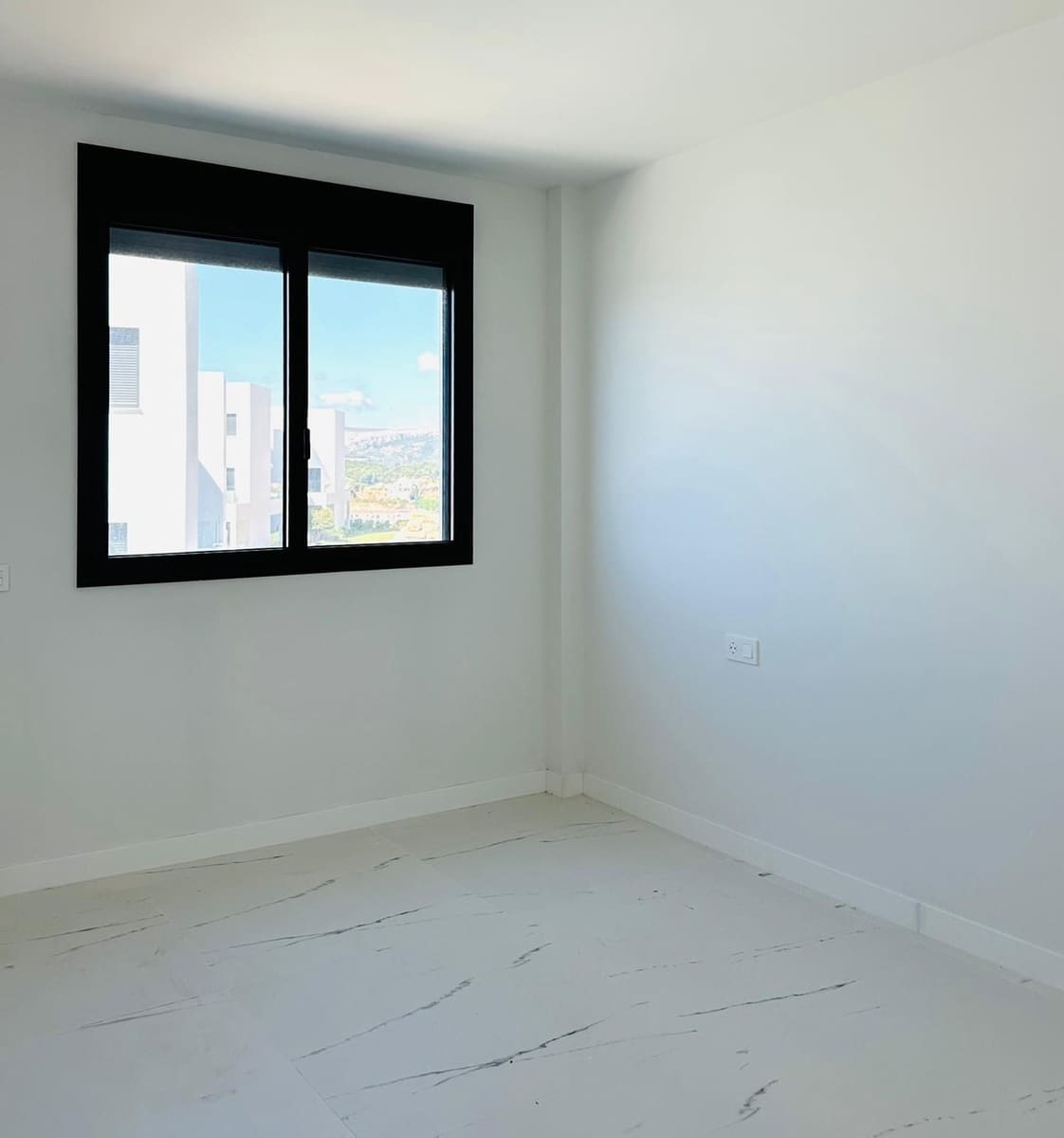 3 sypialnia Penthouse na sprzedaż w Casares z basenem garażem - 799 000 € (Ref: 10094594)