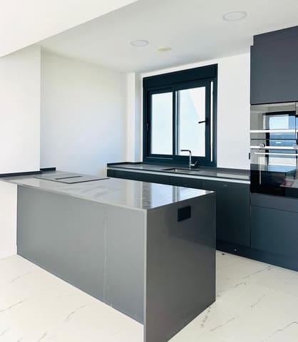 3 sypialnia Penthouse na sprzedaż w Casares z basenem garażem - 799 000 € (Ref: 10094594)