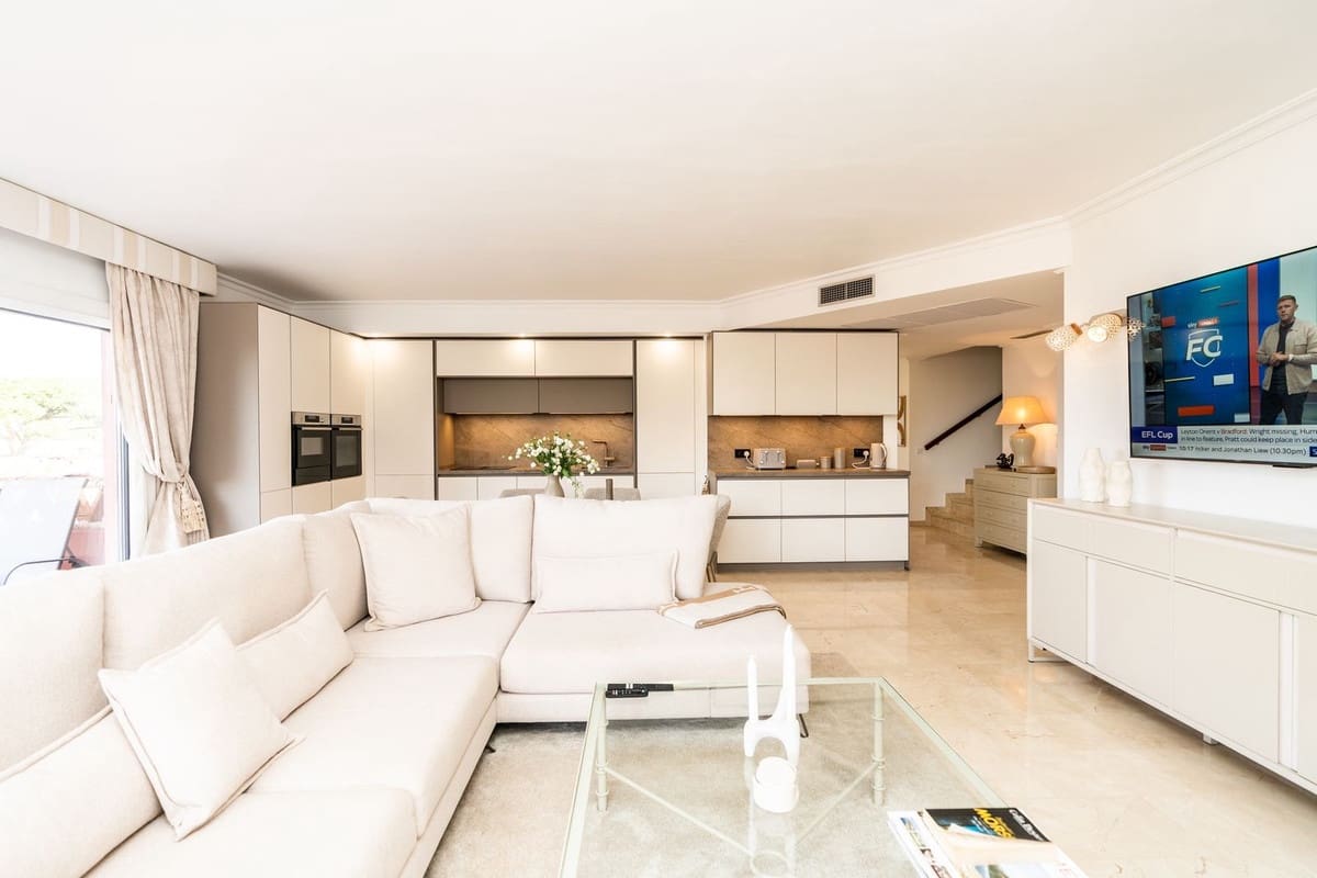 4 soverom Penthouse til salgs i Elviria med svømmebasseng garasje - € 1 699 000 (Ref: 10094599)
