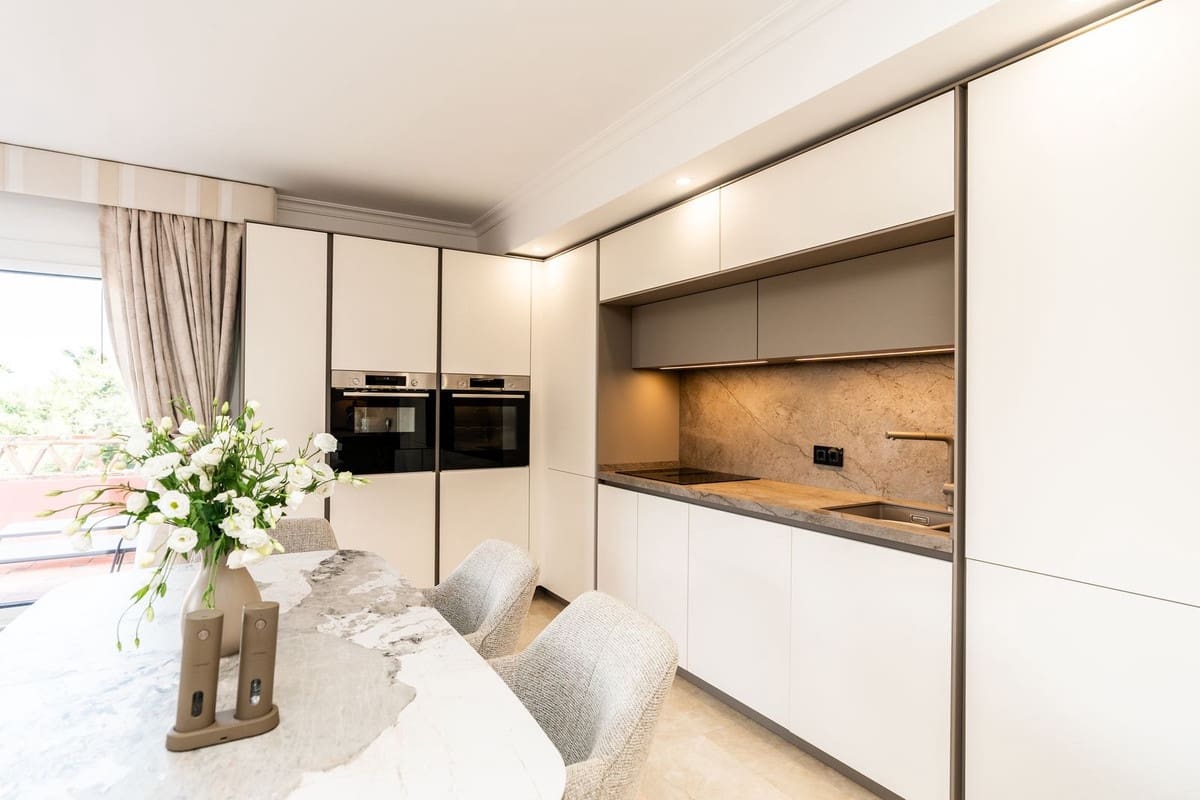 4 soverom Penthouse til salgs i Elviria med svømmebasseng garasje - € 1 699 000 (Ref: 10094599)