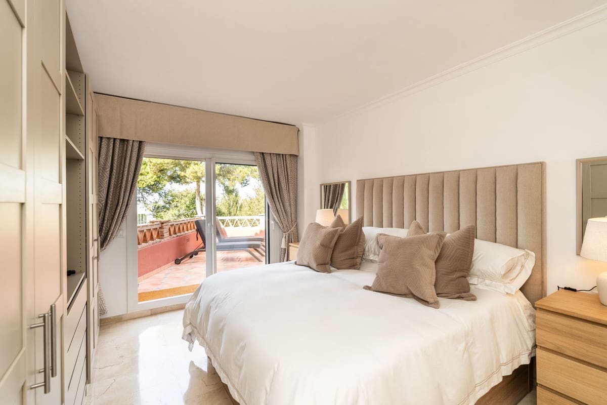 4 soverom Penthouse til salgs i Elviria med svømmebasseng garasje - € 1 699 000 (Ref: 10094599)