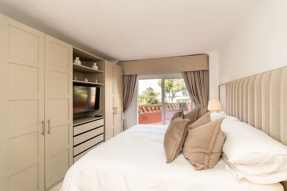 4 soverom Penthouse til salgs i Elviria med svømmebasseng garasje - € 1 699 000 (Ref: 10094599)