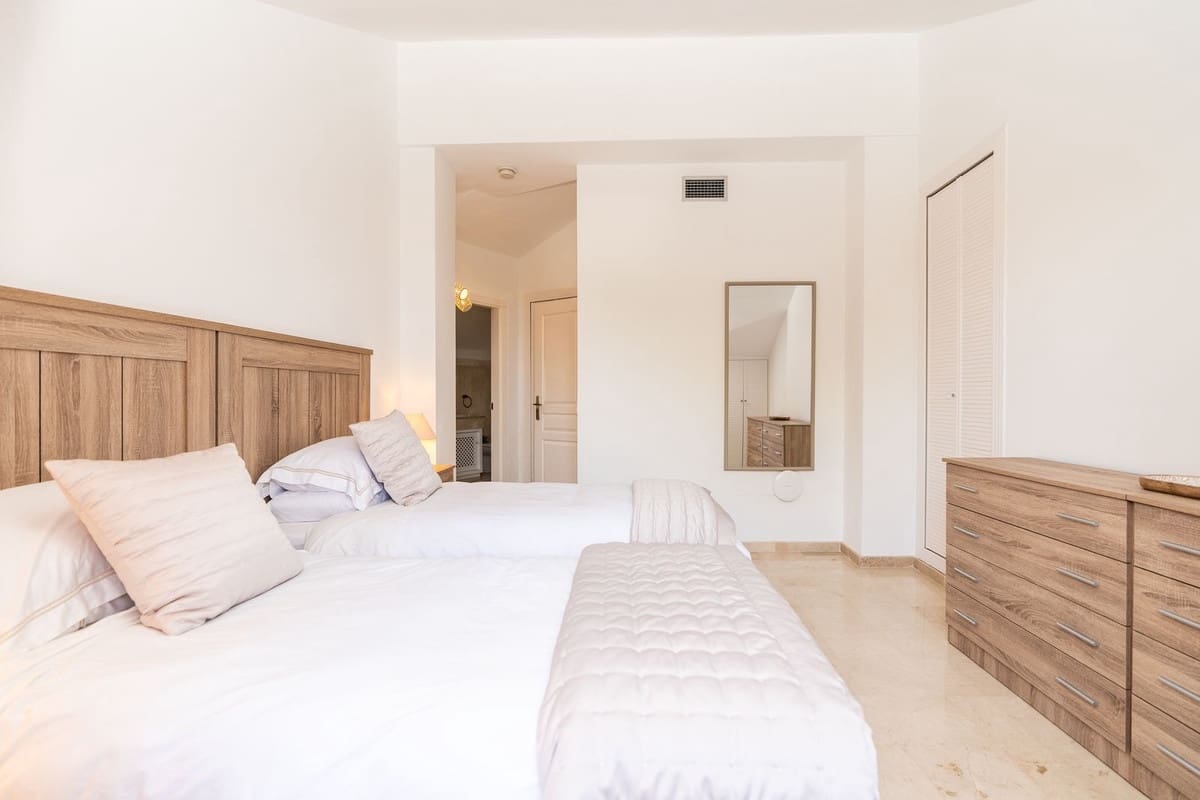 4 soverom Penthouse til salgs i Elviria med svømmebasseng garasje - € 1 699 000 (Ref: 10094599)