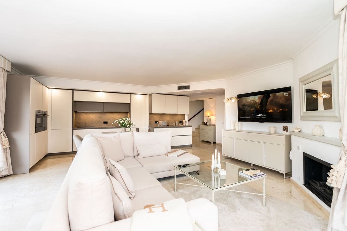 4 soverom Penthouse til salgs i Elviria med svømmebasseng garasje - € 1 699 000 (Ref: 10094599)