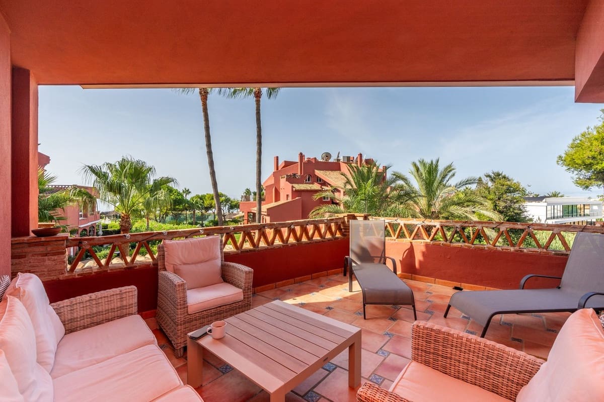 4 soverom Penthouse til salgs i Elviria med svømmebasseng garasje - € 1 699 000 (Ref: 10094599)
