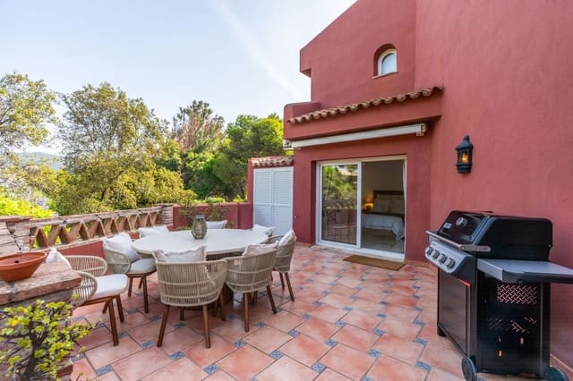 4 soverom Penthouse til salgs i Elviria, Marbella med svømmebasseng garasje - € 1 699 000 (Ref: 10094599)