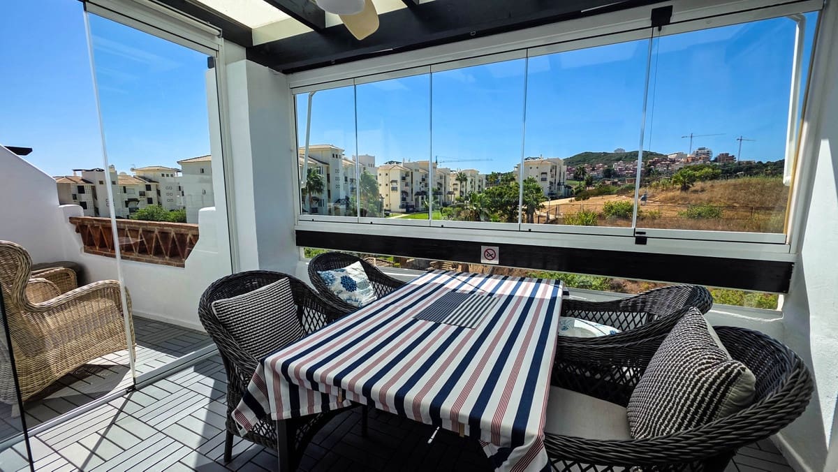 2 quarto Penthouse para venda em San Luis de Sabinillas com piscina garagem - 335 000 € (Ref: 10098372)