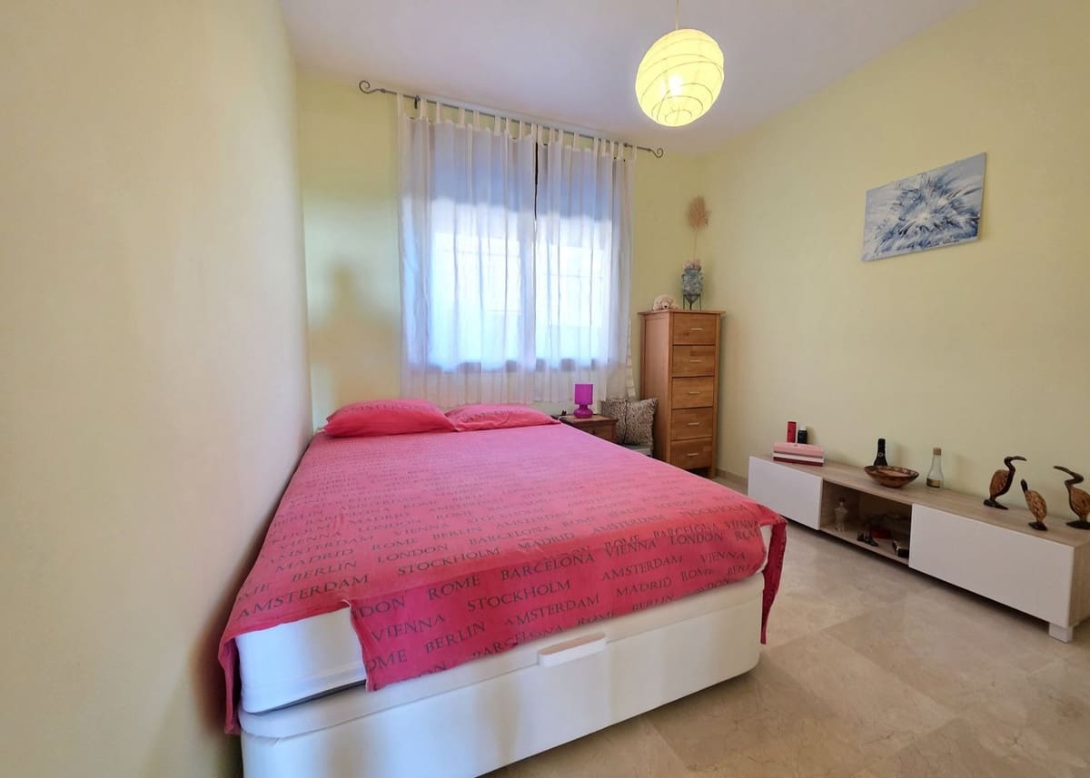 2 soverom Leilighet til salgs i La Cala de Mijas med svømmebasseng garasje - € 379 000 (Ref: 10098373)
