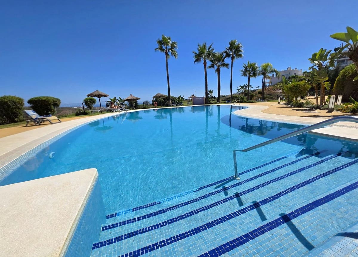 2 soverom Leilighet til salgs i La Cala de Mijas med svømmebasseng garasje - € 379 000 (Ref: 10098373)