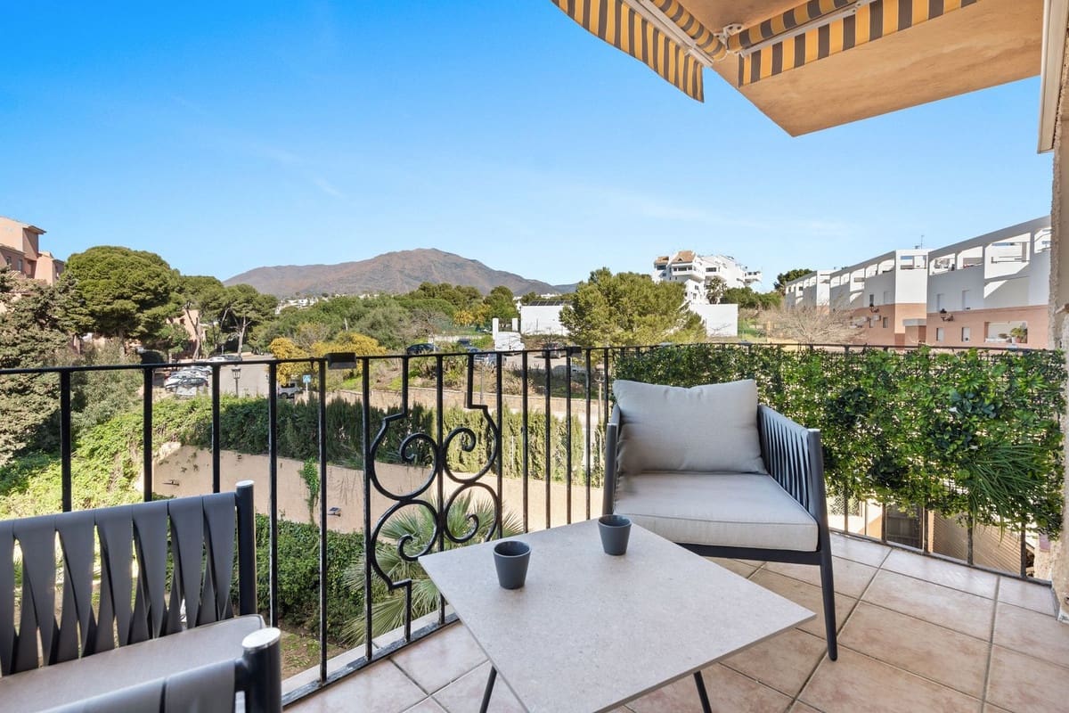 2 soverom Leilighet til salgs i Estepona med svømmebasseng - € 444 000 (Ref: 10098374)