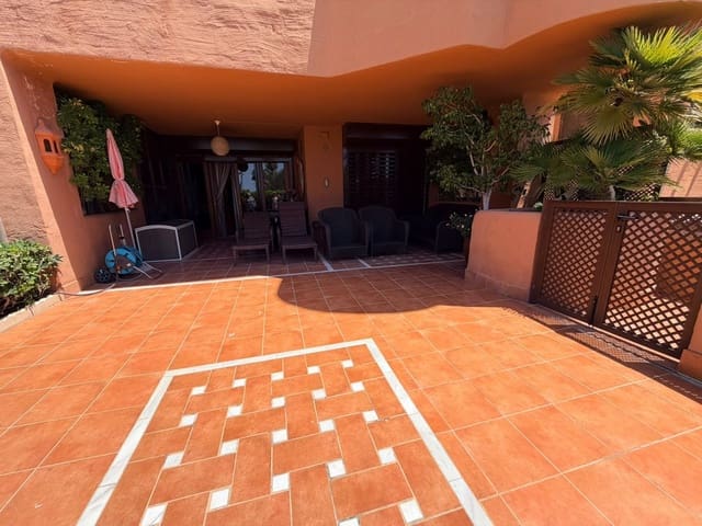 2 soverom Leilighet til salgs i New Golden Mile, Estepona med svømmebasseng garasje - € 750 000 (Ref: 10098383)