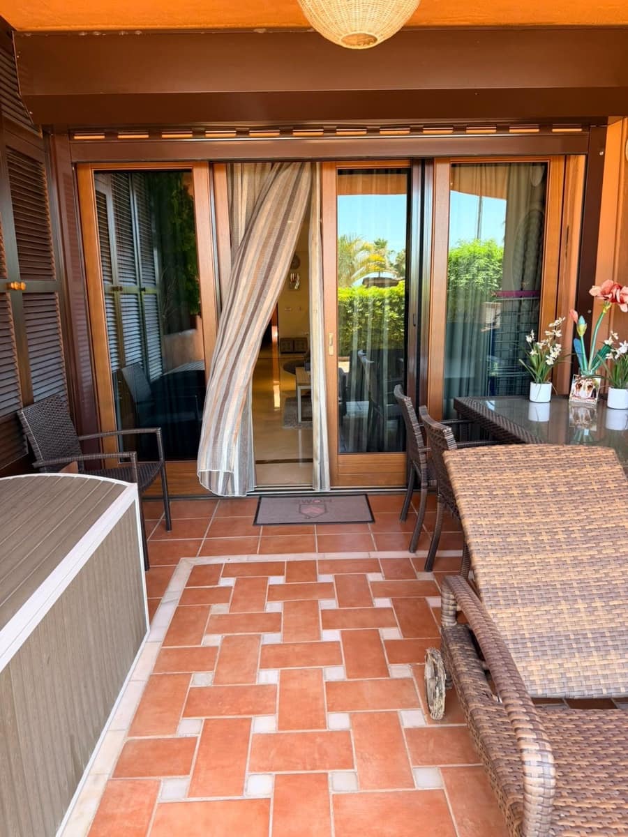 2 soverom Leilighet til salgs i New Golden Mile med svømmebasseng garasje - € 750 000 (Ref: 10098383)