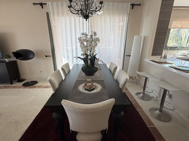 3 chambre Penthouse à vendre à Estepona avec piscine garage - 795 000 € (Ref: 10098408)
